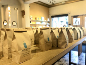 Read more about the article 【加州美食】Blue Bottle Coffee藍瓶咖啡｜傳說中咖啡界的Apple～超人氣文青咖啡｜奧克蘭(Oakland)分店到訪