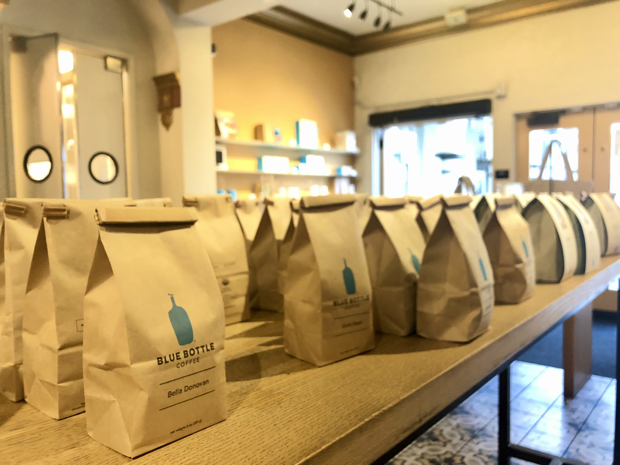Read more about the article 【加州美食】Blue Bottle Coffee藍瓶咖啡｜傳說中咖啡界的Apple～超人氣文青咖啡｜奧克蘭(Oakland)分店到訪