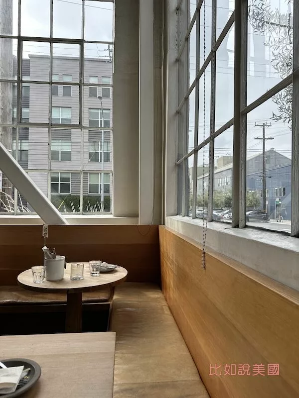 Tartine Manufactory座位