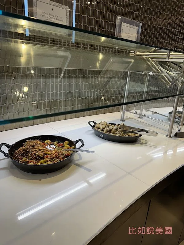 SFO United Polaris Lounge自助吧餐點