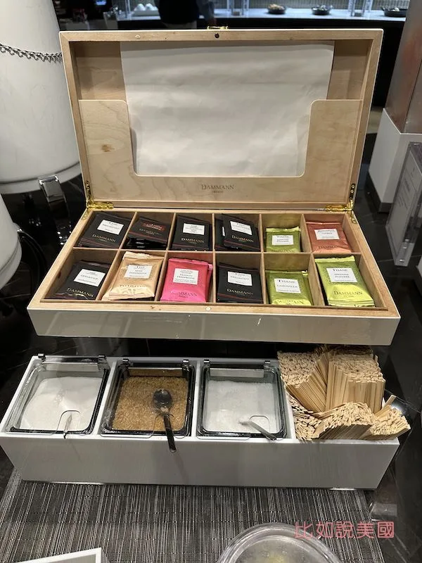 SFO United Polaris Lounge自助吧茶包區