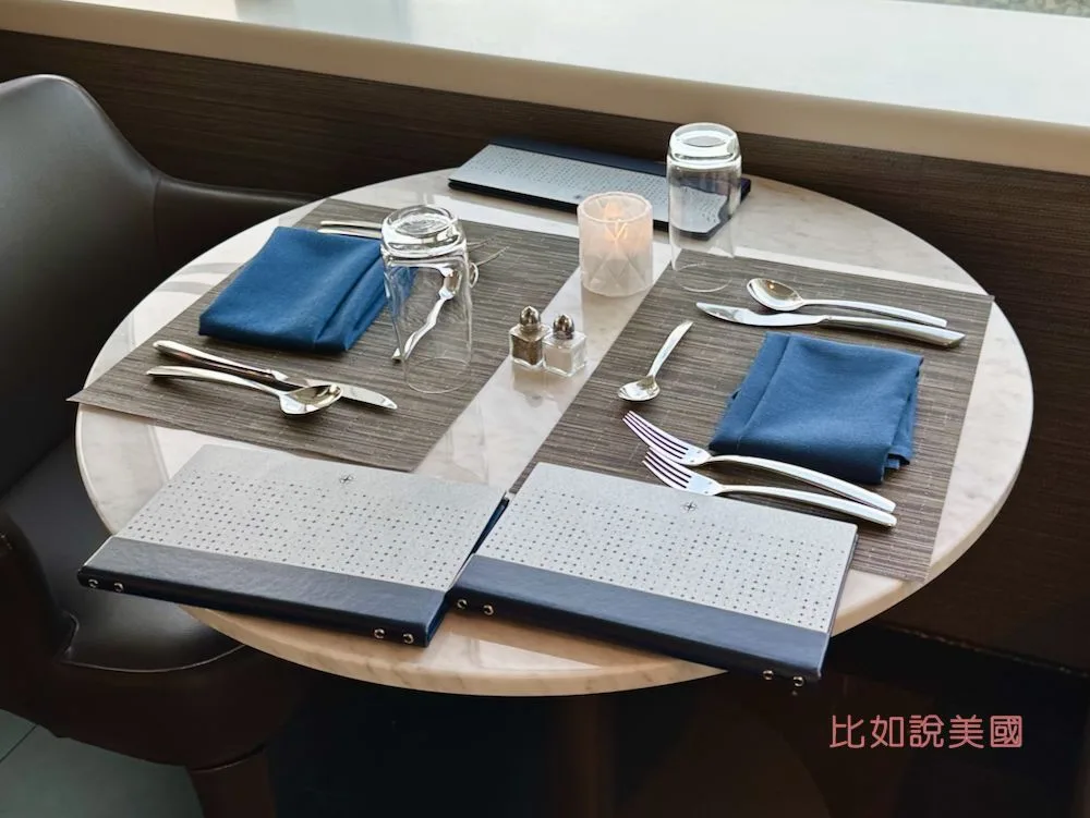Read more about the article 【機場貴賓室】舊金山聯合航空貴賓室SFO United Polaris Lounge餐點及環境體驗心得