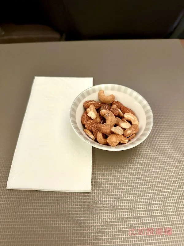 【商務艙開箱】新加坡航空A350|舊金山~新加坡長達17小時的商務艙完整體驗! 46 新加坡航空商務艙餐點點心