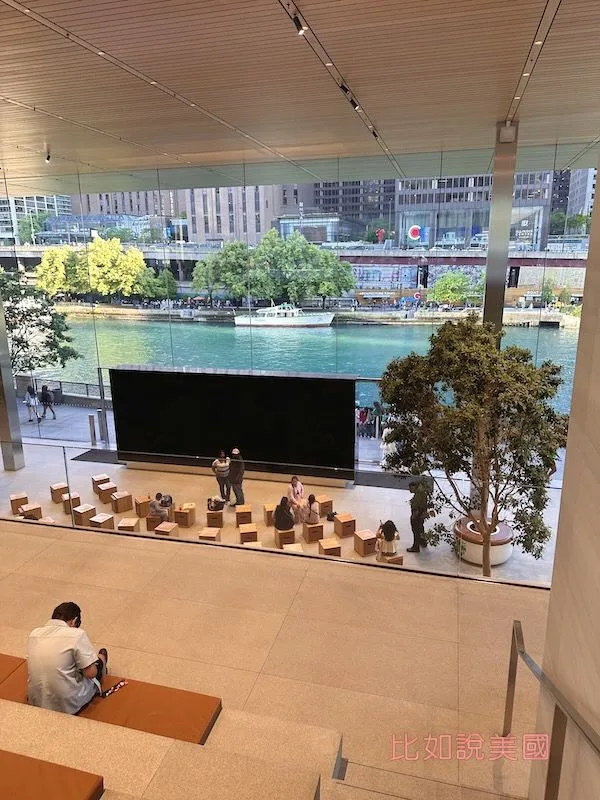 【芝加哥旅遊】華麗一英哩 Magnificent Mile 逛街攻略|星巴克典藏烘焙工坊、哈利波特、Jellycat 等必逛推薦 113 Apple Michigan Avenue